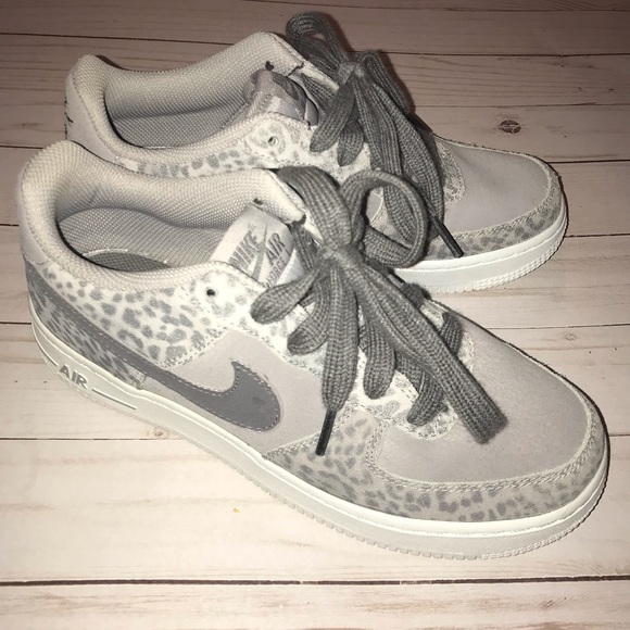 nike air force 1 leopard grey